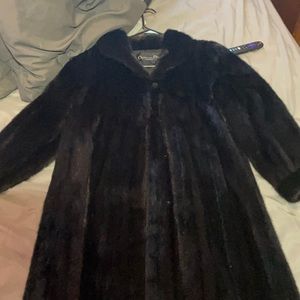 I’m selling a Christian Dior mink coat size M/L